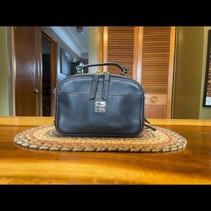 Dooney & Bourke Ambler in Black - EUC!